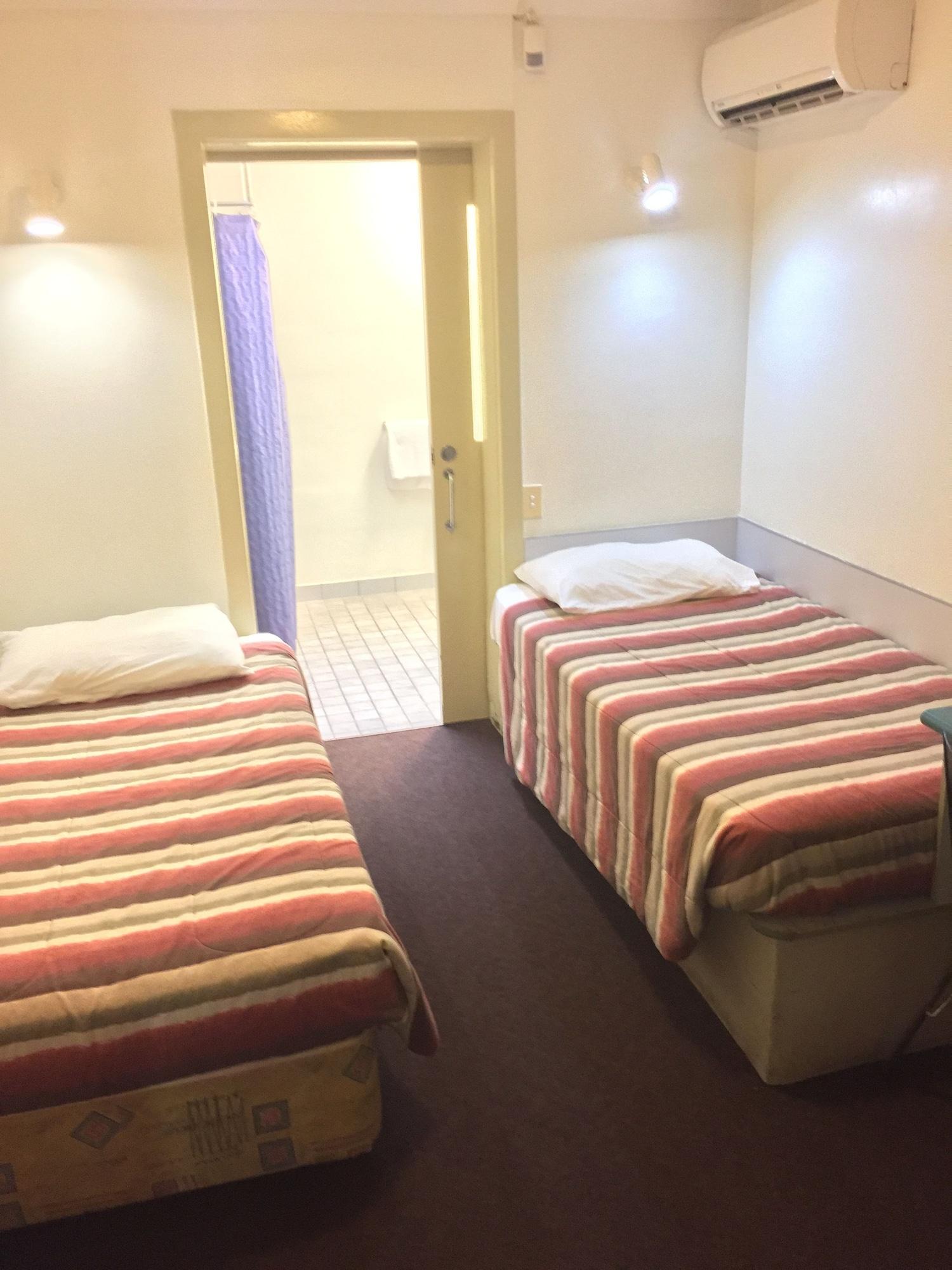 Value Inn Даруин Екстериор снимка